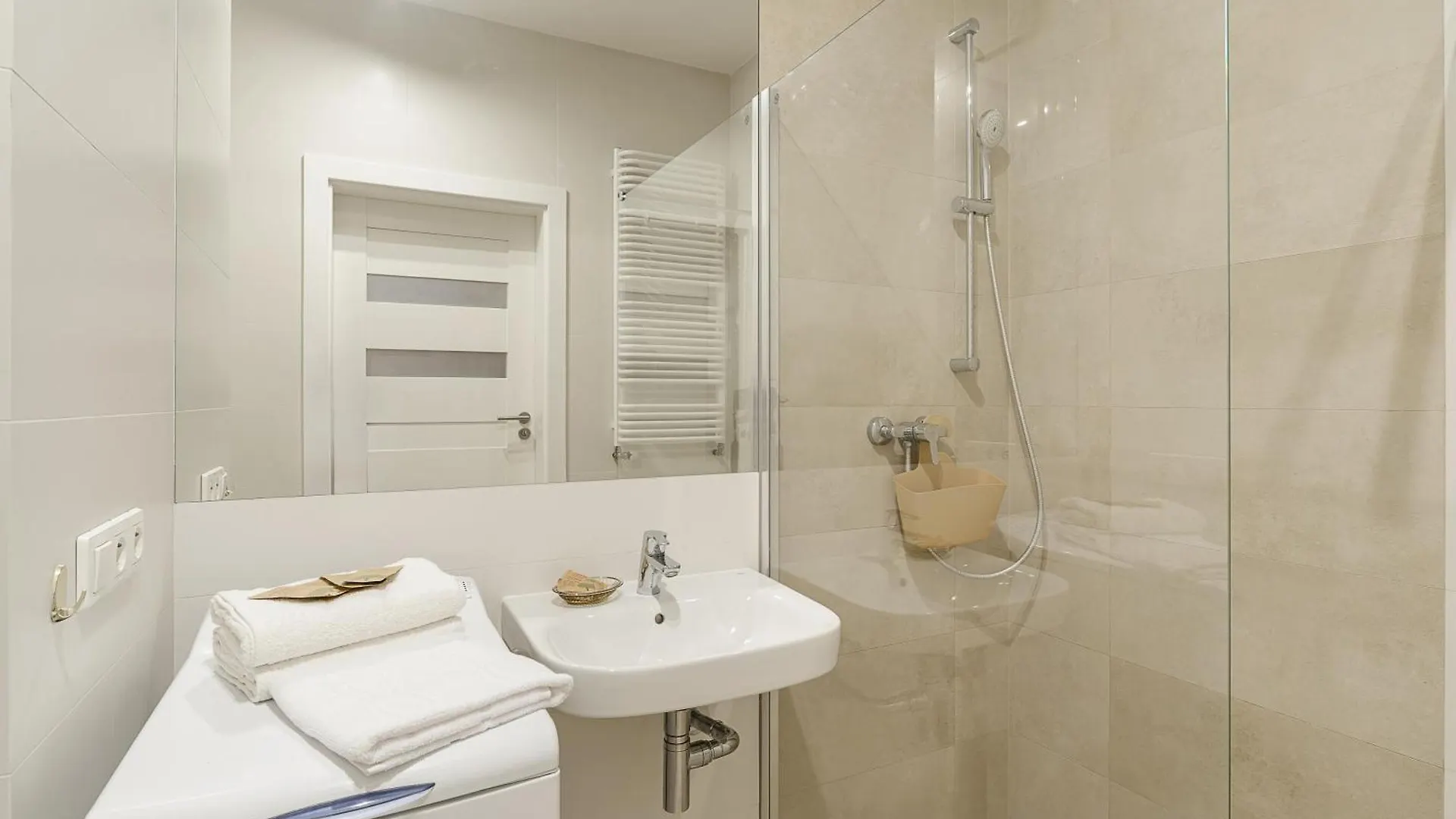 19 Dzielnica Kolejowa P&O Serviced Apartments Warsaw Poland